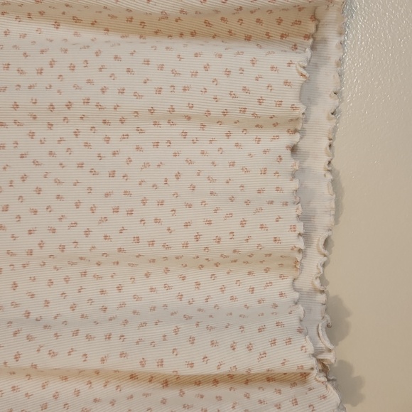 Divided White Ribbed Top - Picture 4 of 4